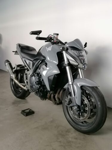 Mootorratas Honda CB 1000R 2011 R4 92kW