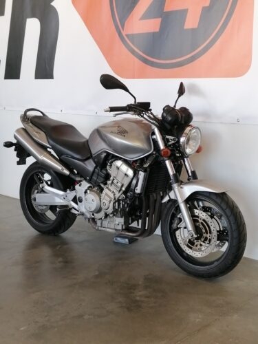 Mootorratas Honda CB 900F Hornet 2002 R4 81kW